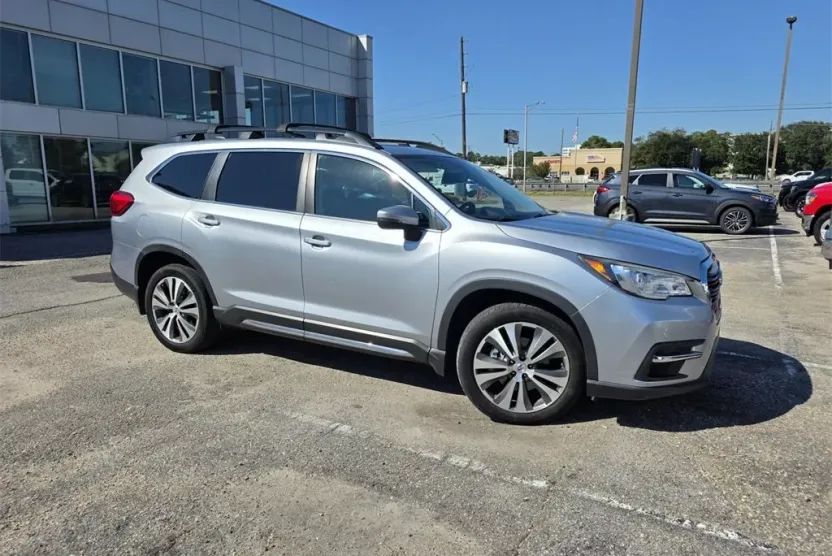 2019 Subaru Ascent Limited photo 1
