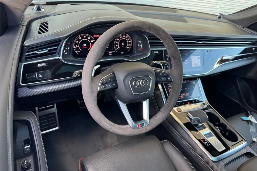 2024 Audi RS Q8 photo 1