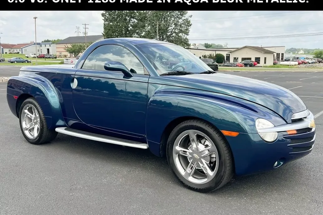 2005 Chevrolet SSR Base photo 1