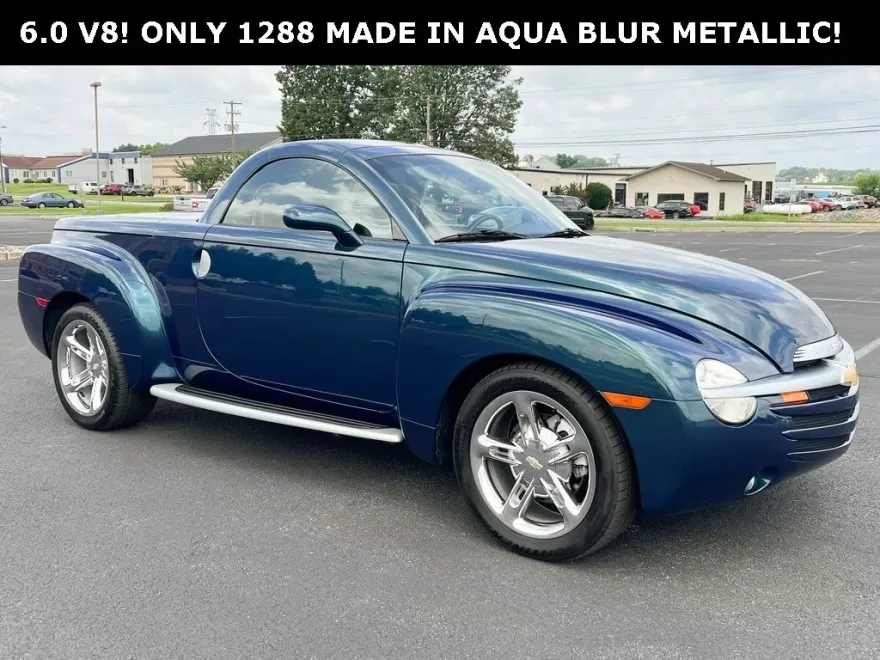 2005 Chevrolet SSR Base photo 1