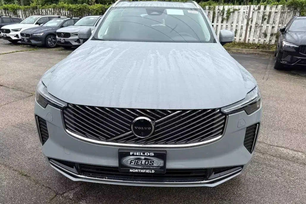 2026 Volvo XC90 Plus photo 1