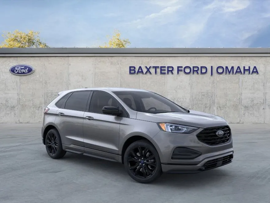 2024 Ford Edge SE photo 1