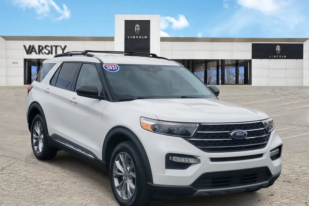 2021 Ford Explorer XLT photo 1