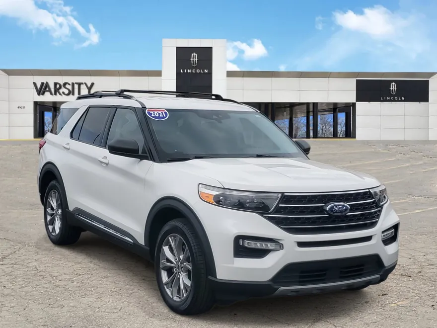 2021 Ford Explorer XLT photo 1