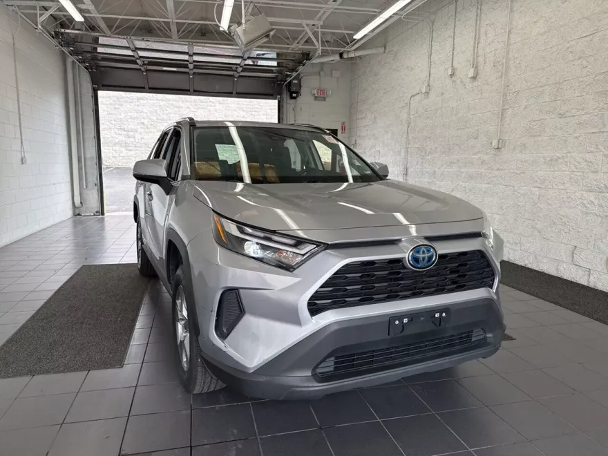 2022 Toyota RAV4 Hybrid XLE photo 1