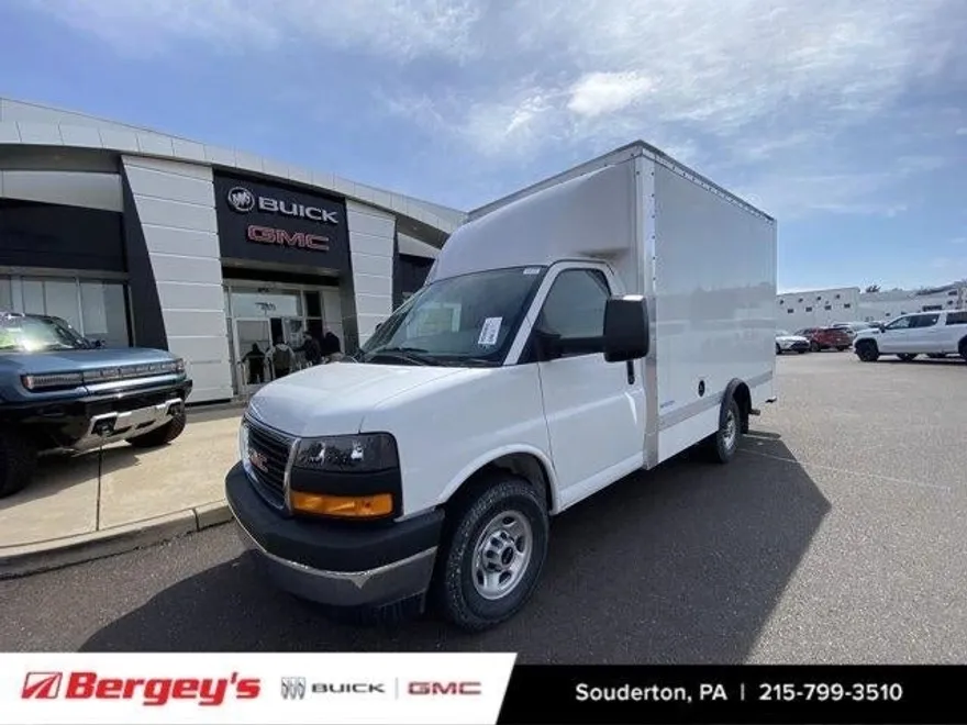 2025 Gmc Savana Cutaway 3500 photo 1