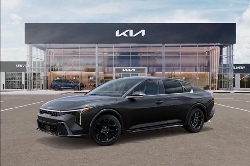 2025 Kia K4 GT-Line Turbo photo 1