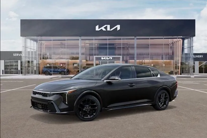 2025 Kia K4 GT-Line Turbo photo 1