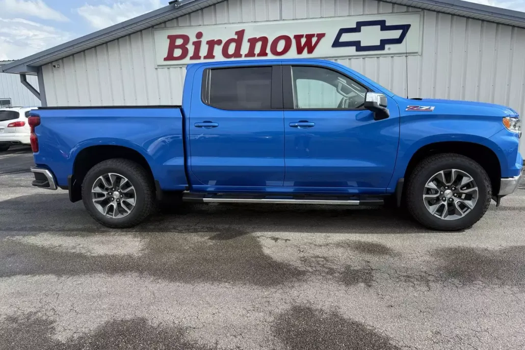 2025 Chevrolet Silverado 1500 LT photo 1