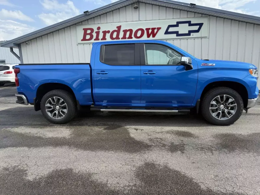 2025 Chevrolet Silverado 1500 LT photo 1