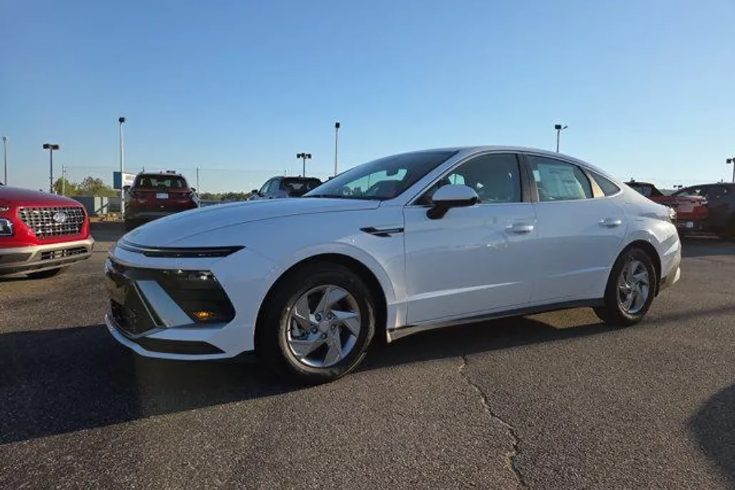 2026 Hyundai Sonata SE photo 1