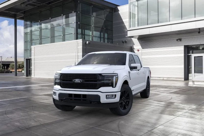 2025 Ford F-150 Platinum photo 1