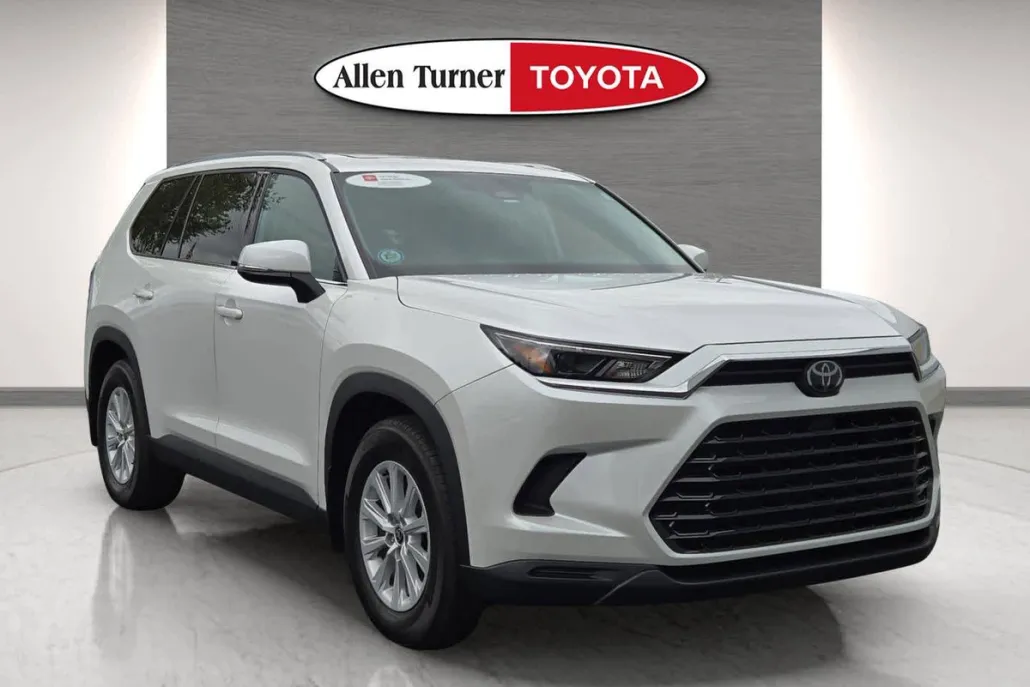 2025 Toyota Grand Highlander XLE photo 1