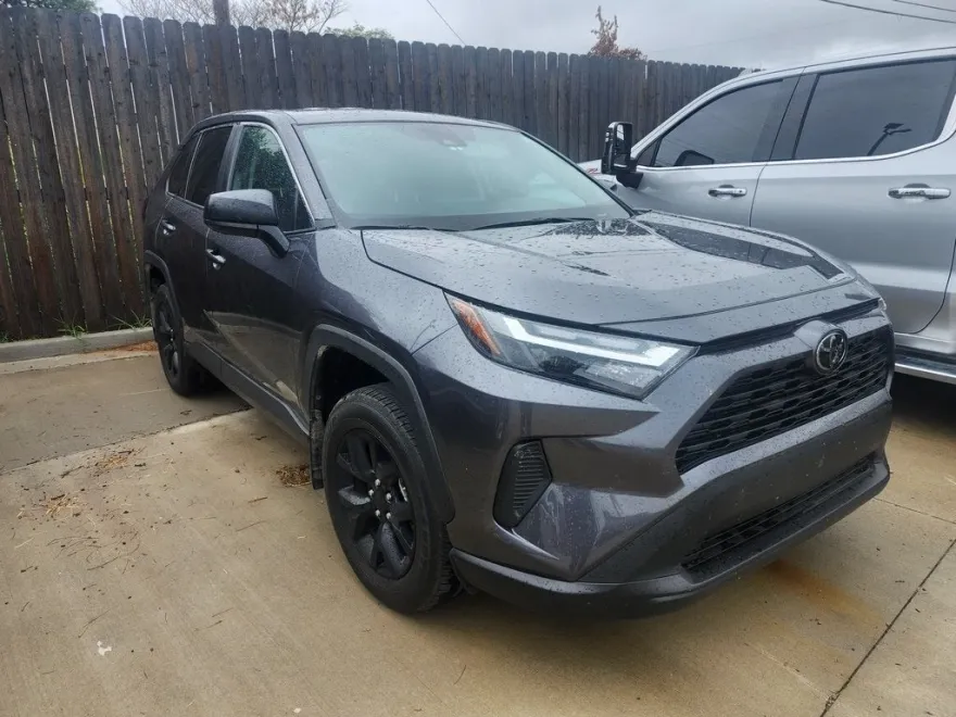 2024 Toyota RAV4 LE photo 1