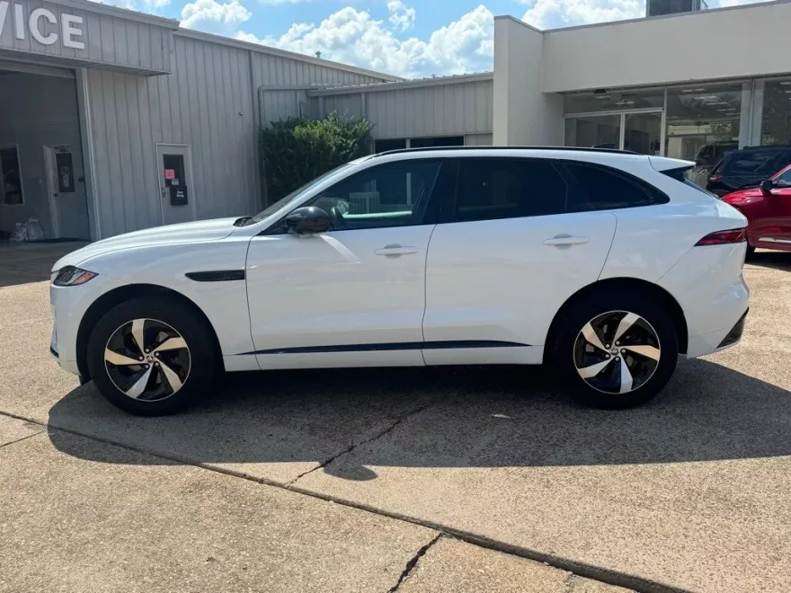 2024 Jaguar F-PACE P250 R-Dynamic S photo 1
