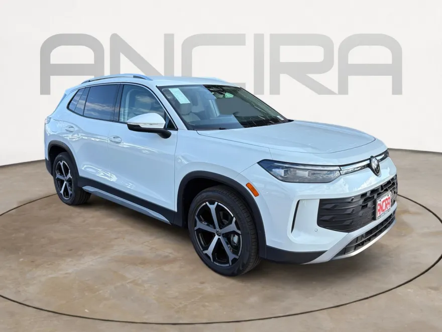 2025 Volkswagen Tiguan SE photo 1