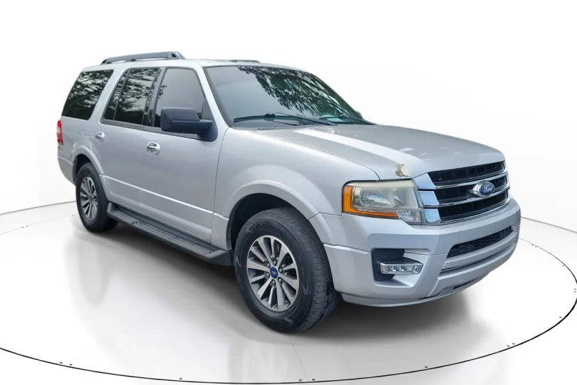 2017 Ford Expedition XLT photo 1