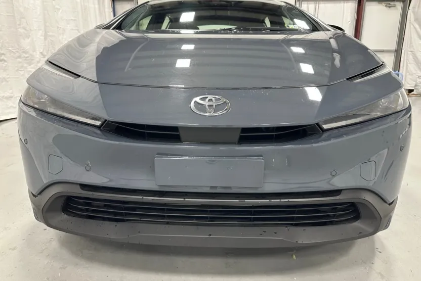 2025 Toyota Prius LE photo 1