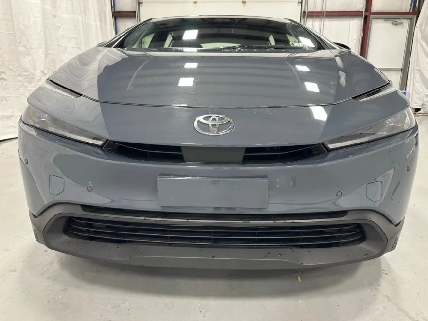 2025 Toyota Prius LE photo 1