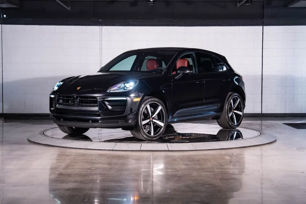 2025 Porsche Macan Base photo 1
