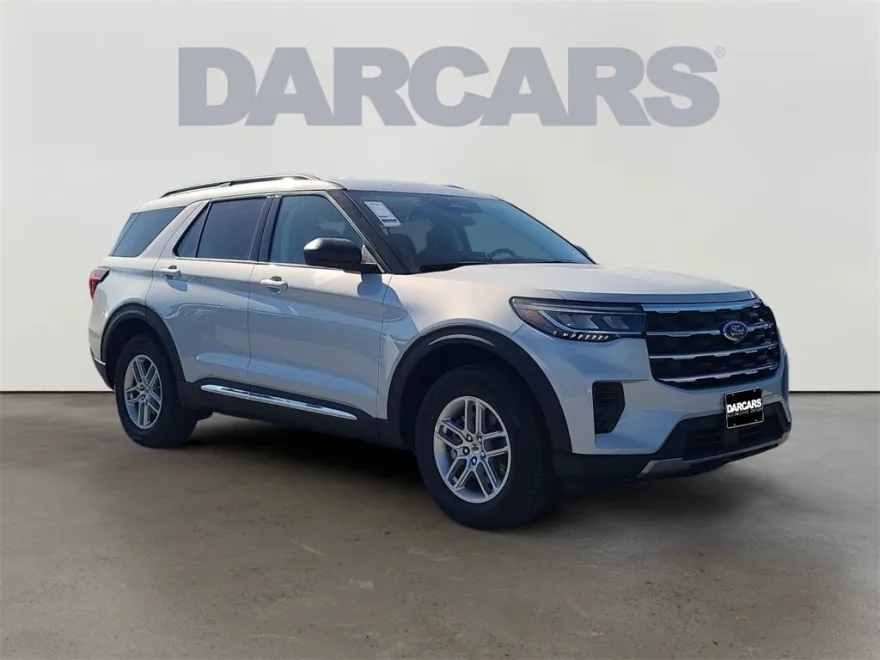 2025 Ford Explorer photo 1