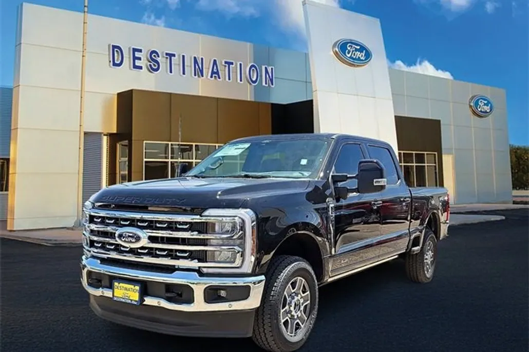 2025 Ford F-250 Lariat photo 1