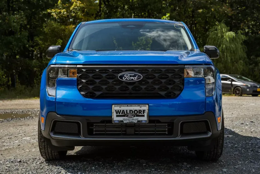 2025 Ford Maverick XLT photo 1
