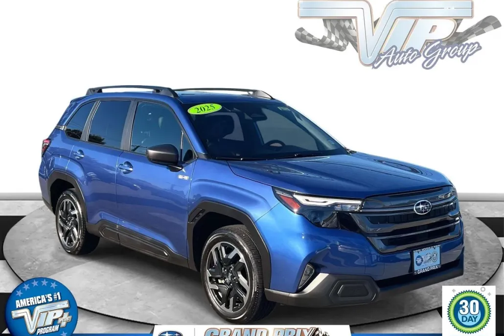 2025 Subaru Forester Premium photo 1