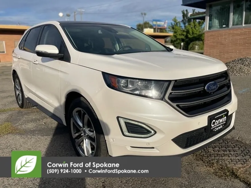 2015 Ford Edge Sport photo 1