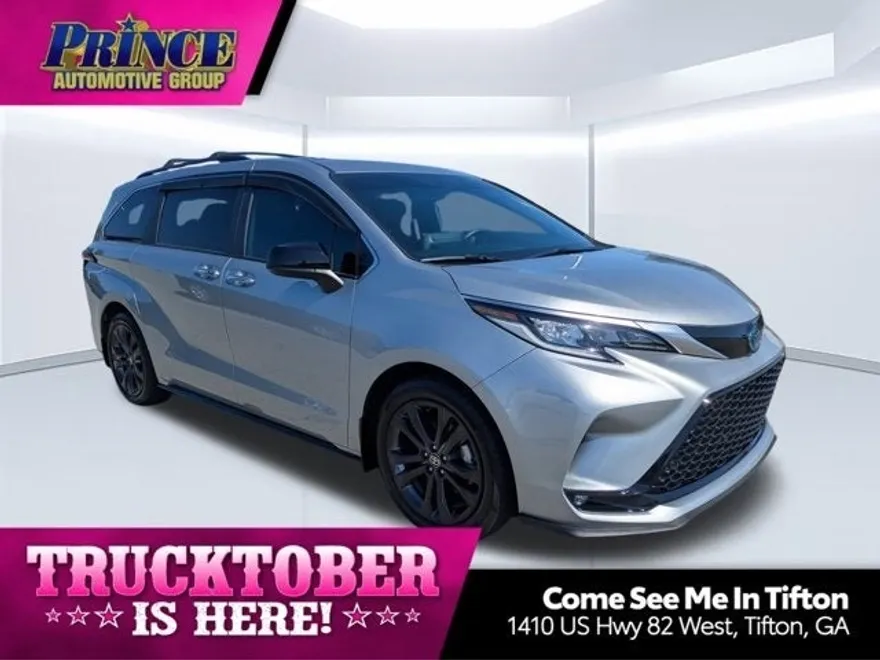 2024 Toyota Sienna XSE photo 1