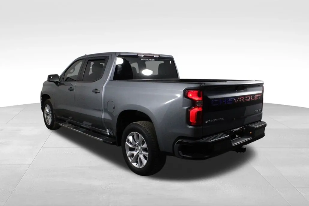 2022 Chevrolet Silverado 1500 Custom photo 1