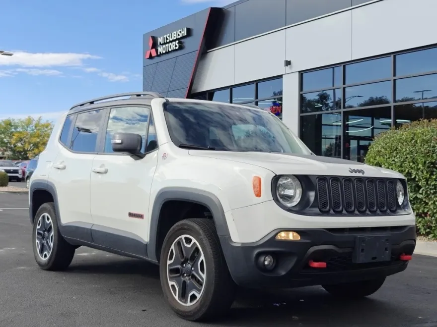 2016 Jeep Renegade Trailhawk photo 1