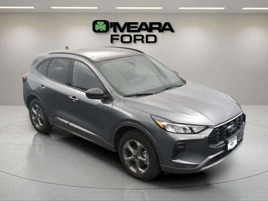 2024 Ford Escape ST-Line photo 1