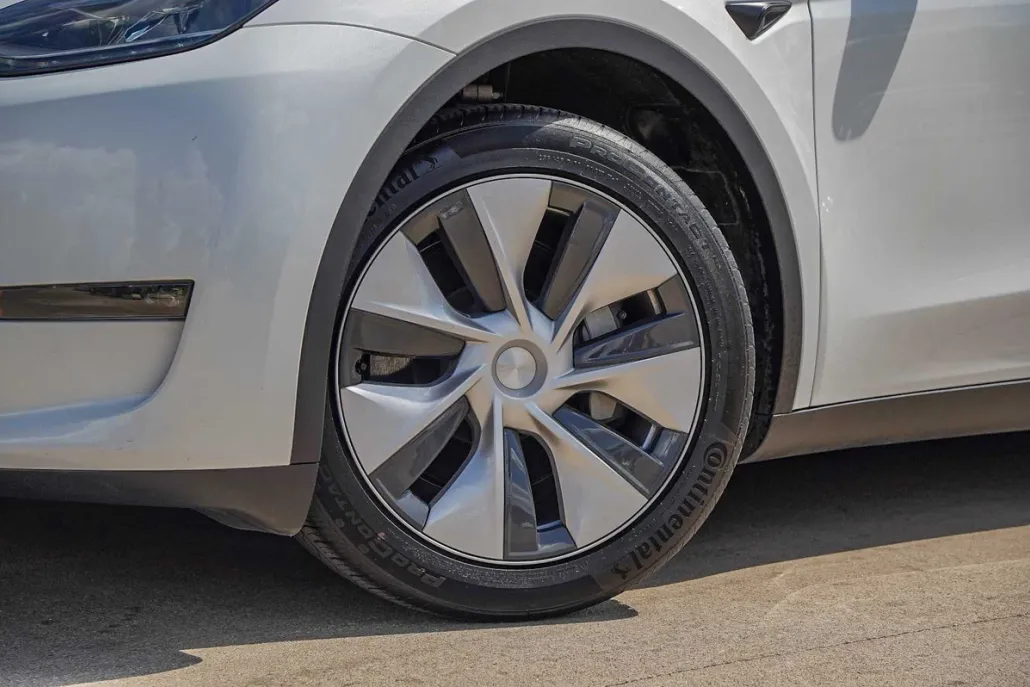 2023 Tesla Model Y Long Range photo 1