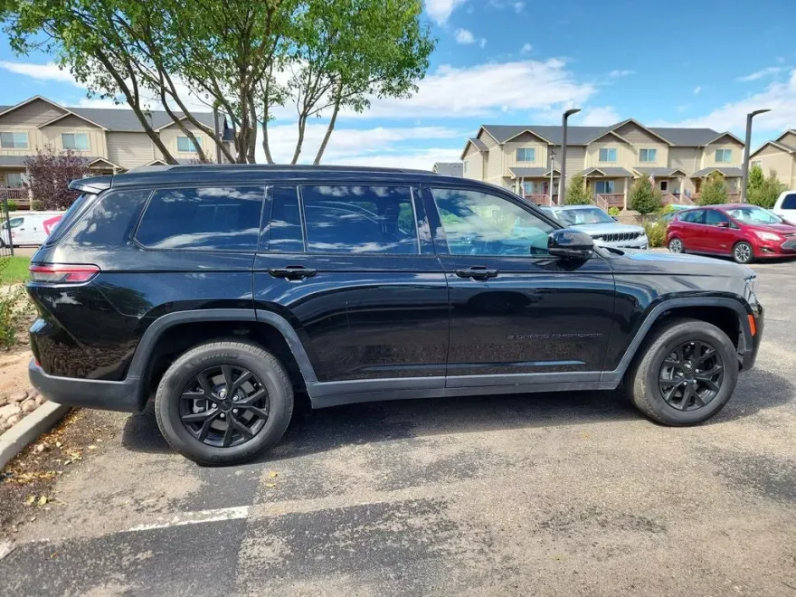 2024 Jeep Grand Cherokee Altitude photo 1