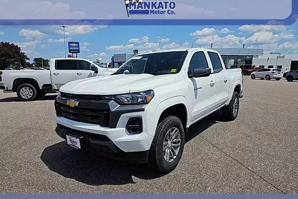 2025 Chevrolet Colorado Work Truck LT photo 1