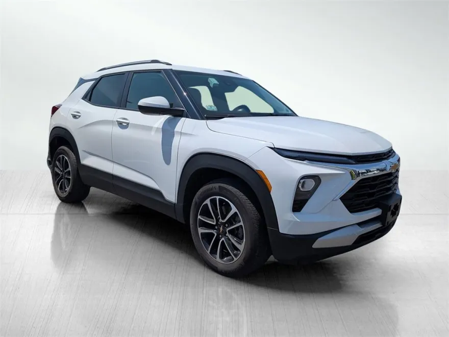 2025 Chevrolet Trailblazer LT photo 1
