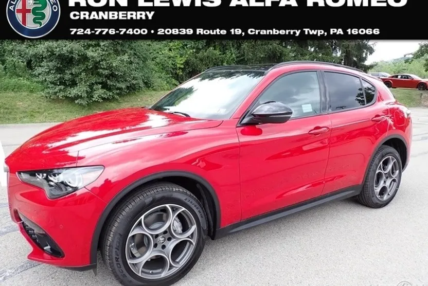 2025 Alfa Romeo Stelvio Sprint Base photo 1