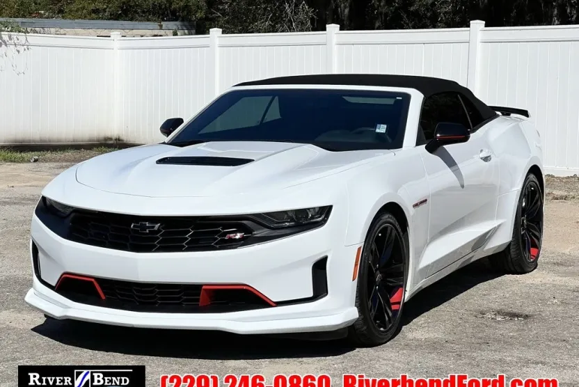 2023 Chevrolet Camaro LT1 photo 1