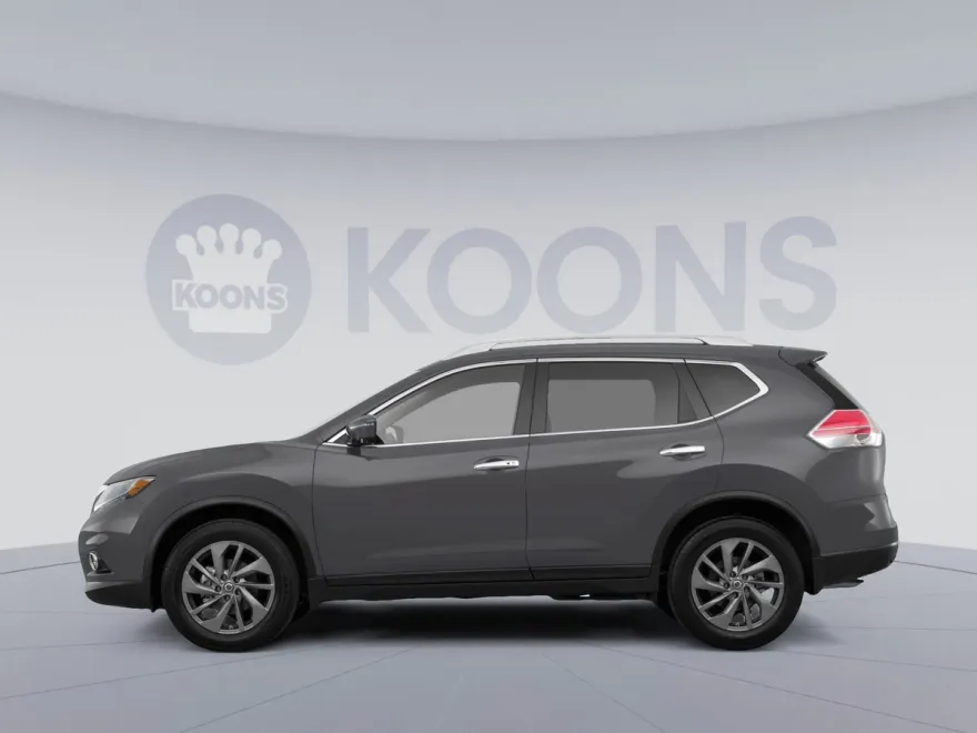 2016 Nissan Rogue SV photo 1