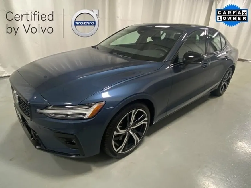 2025 Volvo S60 Core photo 1