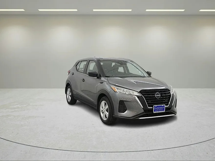 2025 Nissan Kicks Play S photo 1