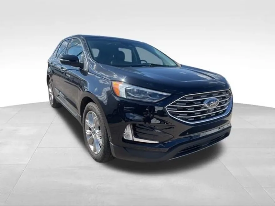 2019 Ford Edge Titanium photo 1