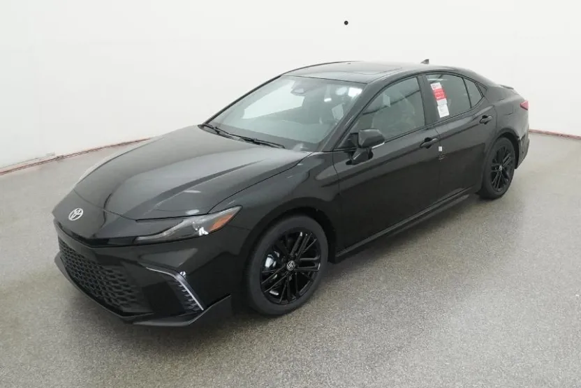 2026 Toyota Camry SE photo 1