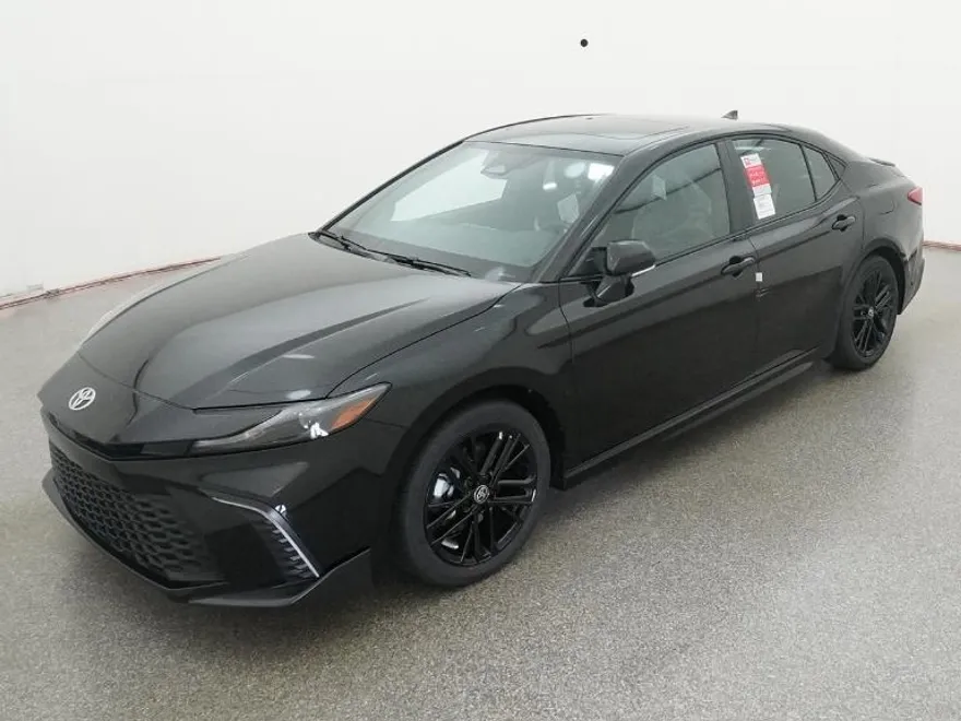 2026 Toyota Camry SE photo 1