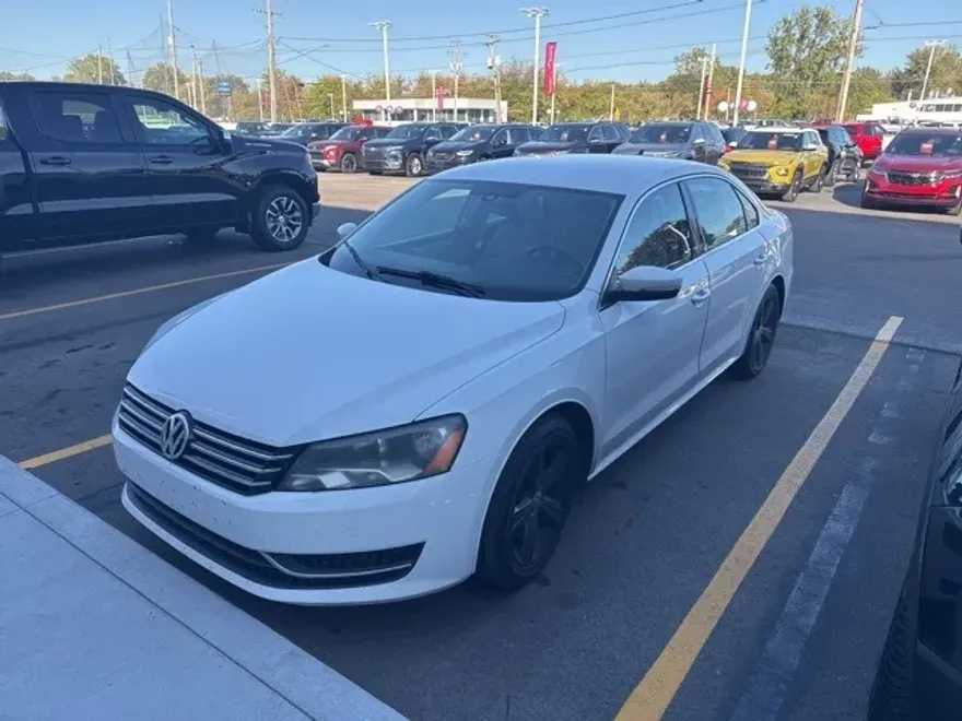 2013 Volkswagen Passat SE photo 1