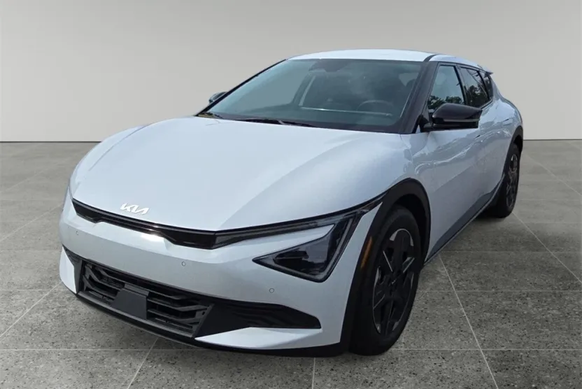 2025 Kia EV6 Light photo 1