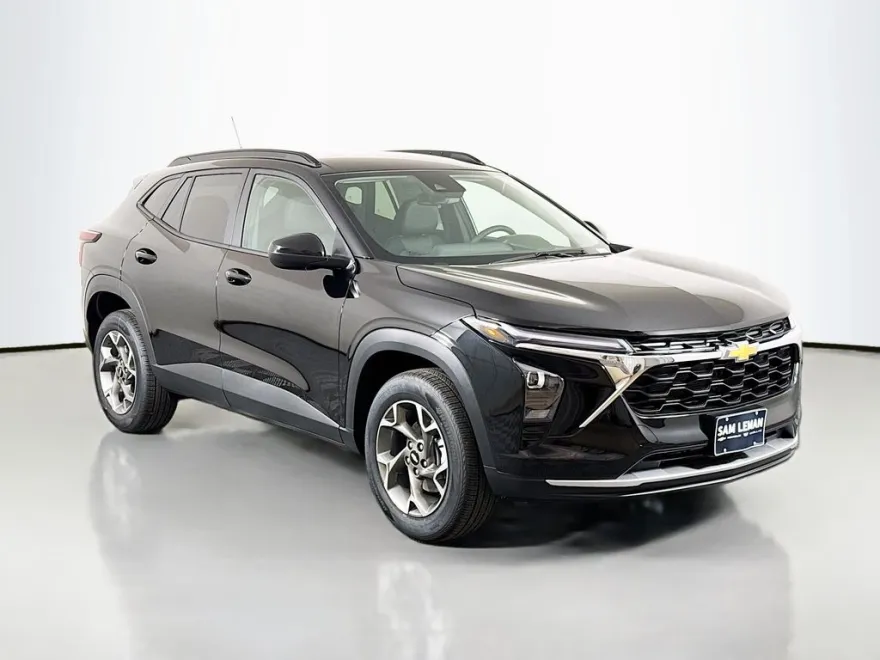 2025 Chevrolet Trax LT photo 1