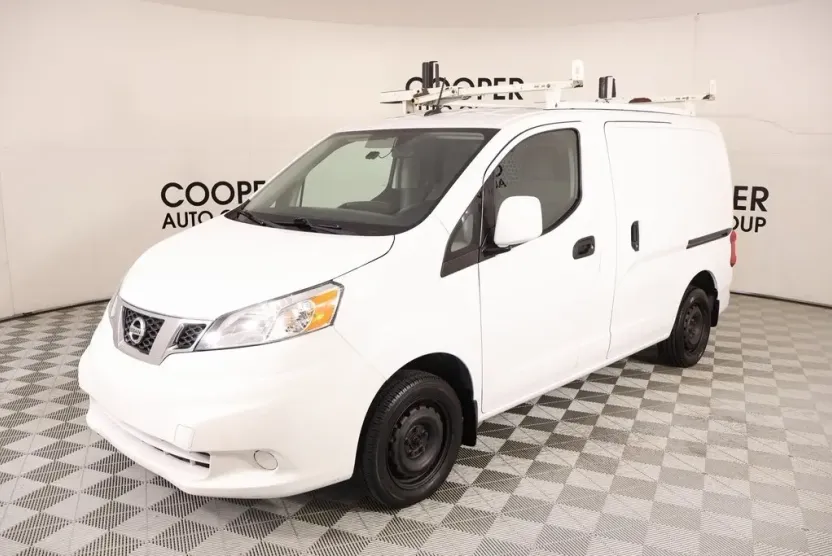 2020 Nissan NV200 SV photo 1