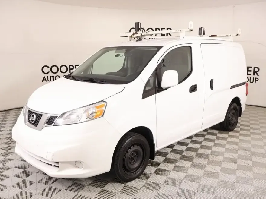 2020 Nissan NV200 SV photo 1